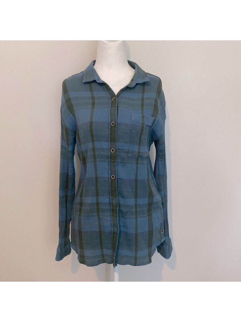 PrAna women’s blue note plaid Aconic organic cotton crinkle button down - Picture 1 of 10